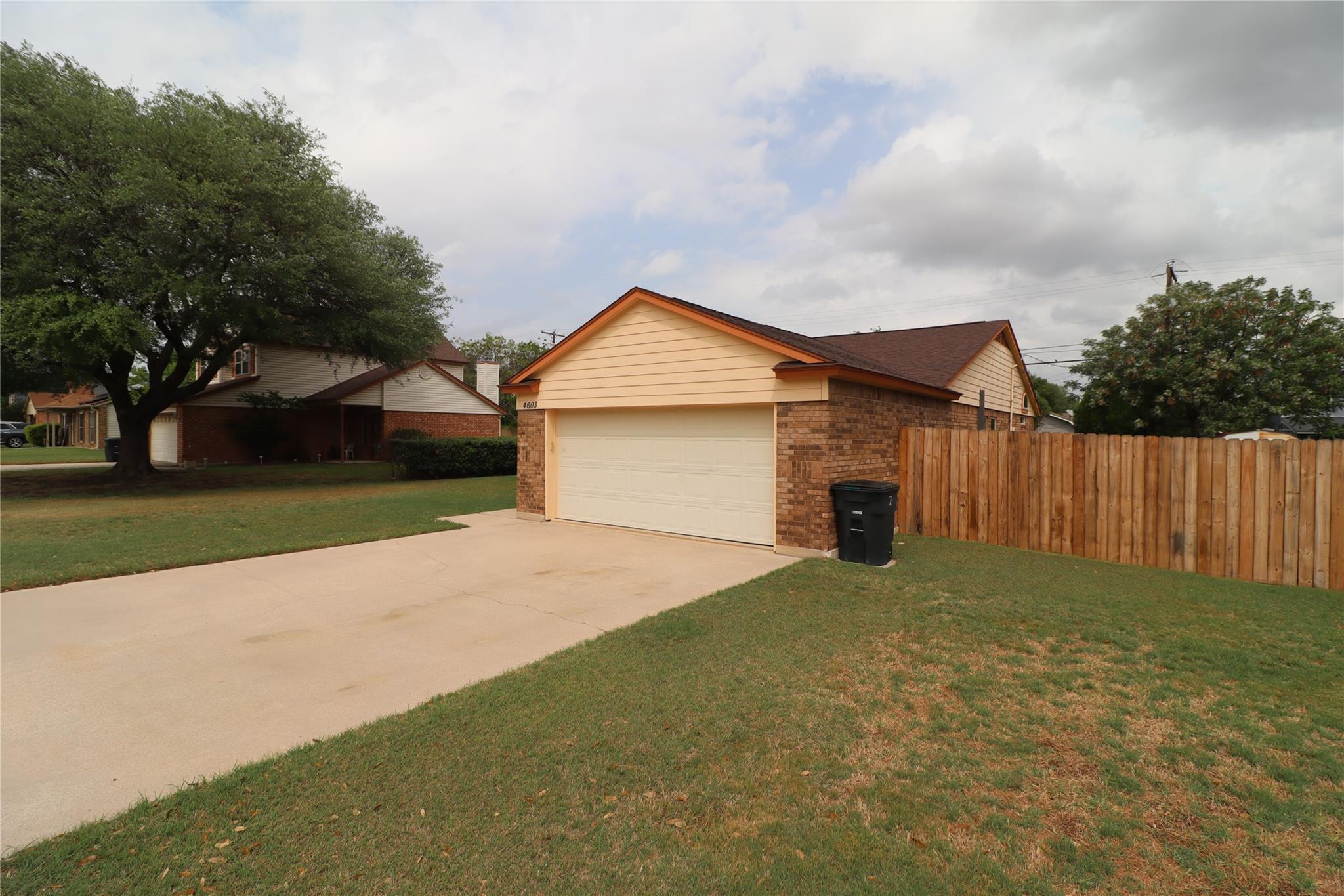 4603 Brian DR — photo 4