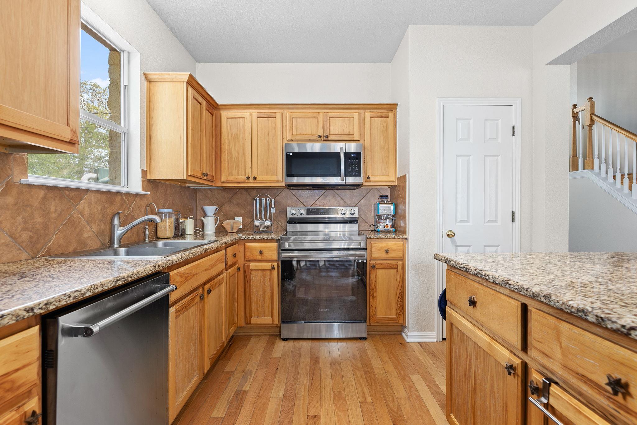 202 The Oaks BLVD — photo 5