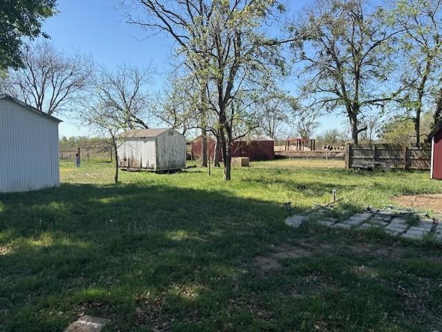 517 Giddings ST — photo 4