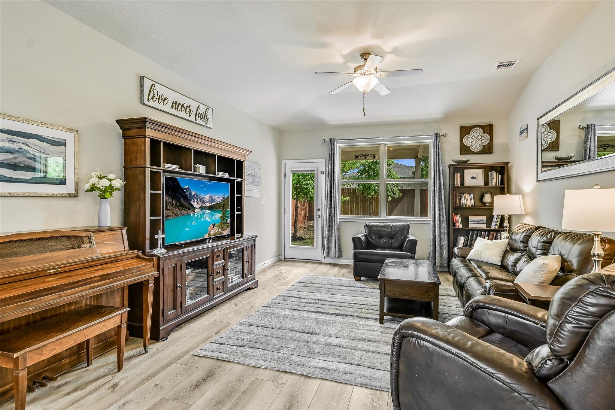 1504 William Bee DR — photo 3
