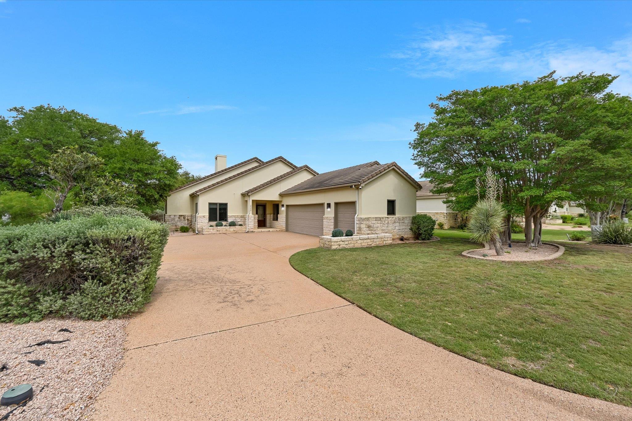 2300 FOUNDERS CIR — photo 3