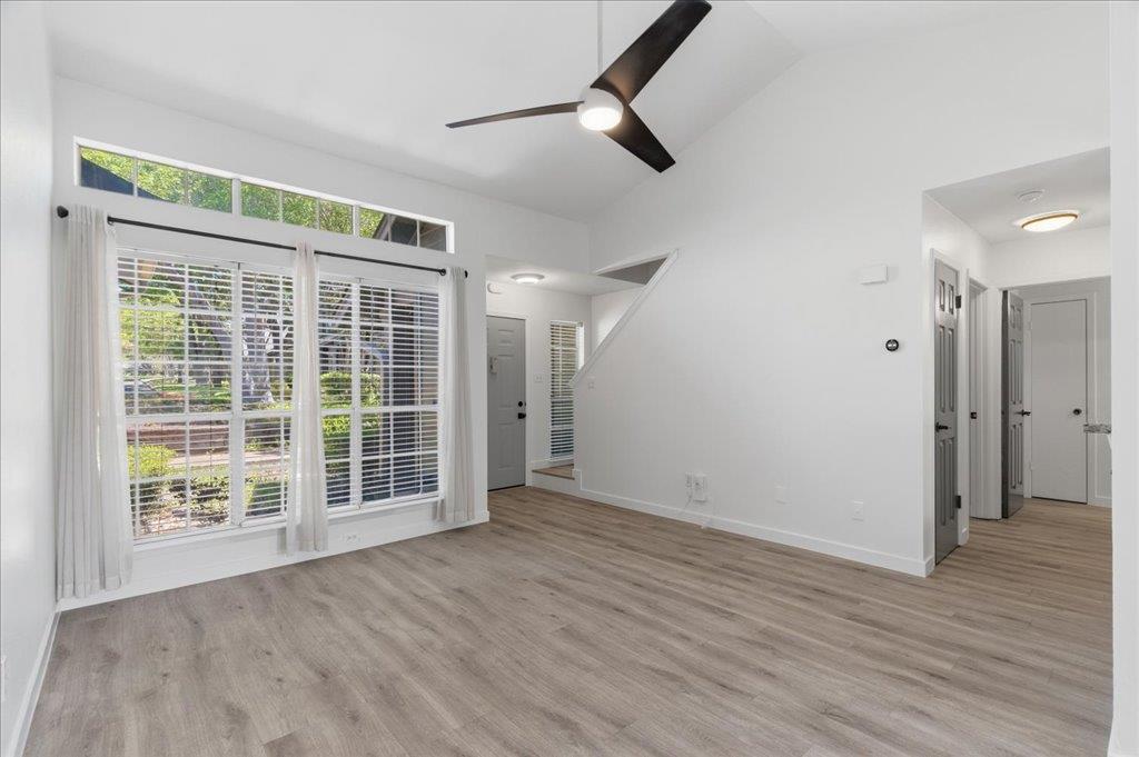 1015 Yager LN #18 — photo 4