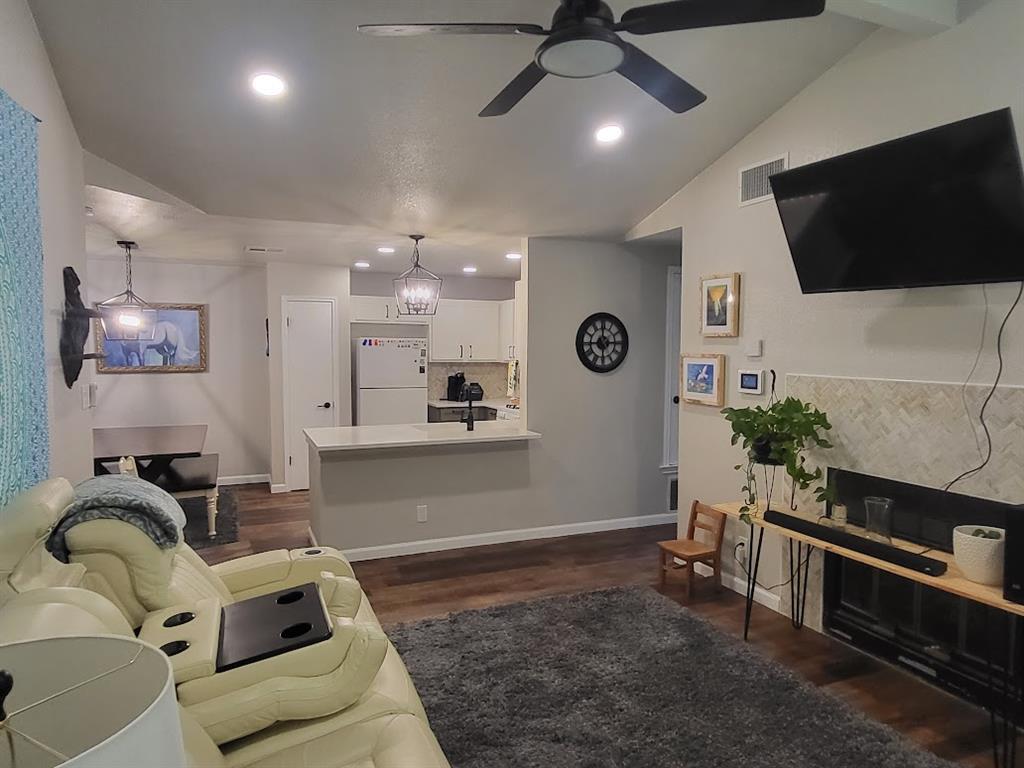 808 Russet Valley DR — photo 3