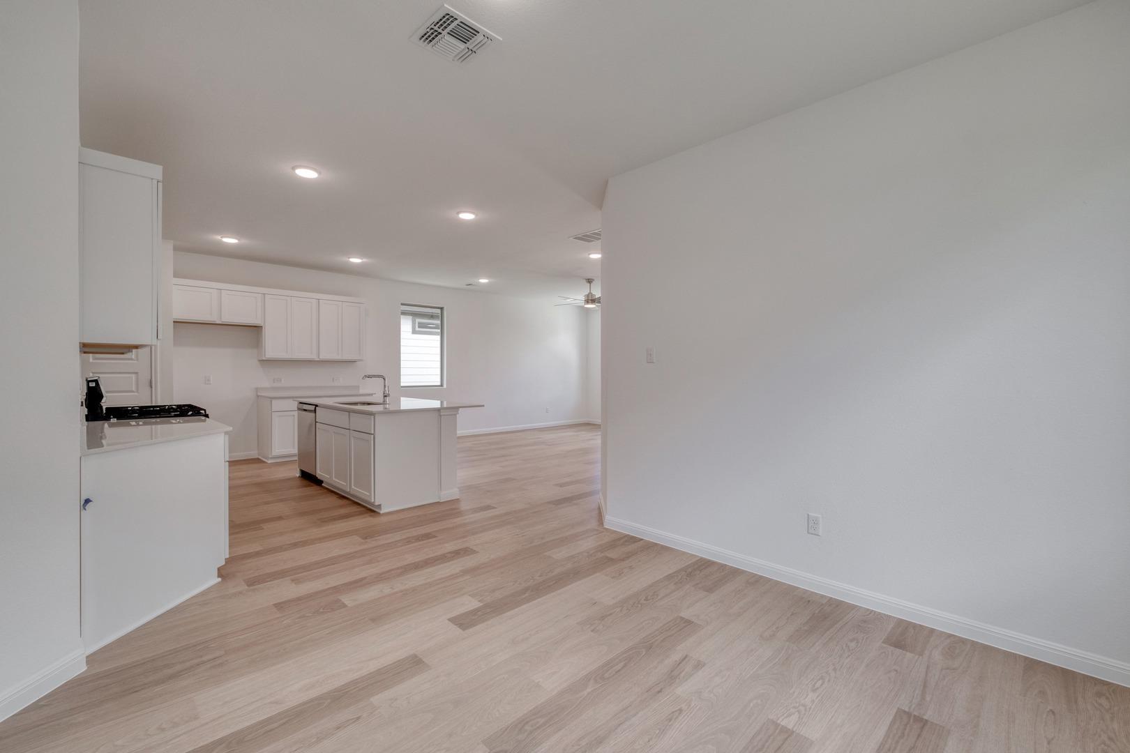 190 Hornet ST — photo 4