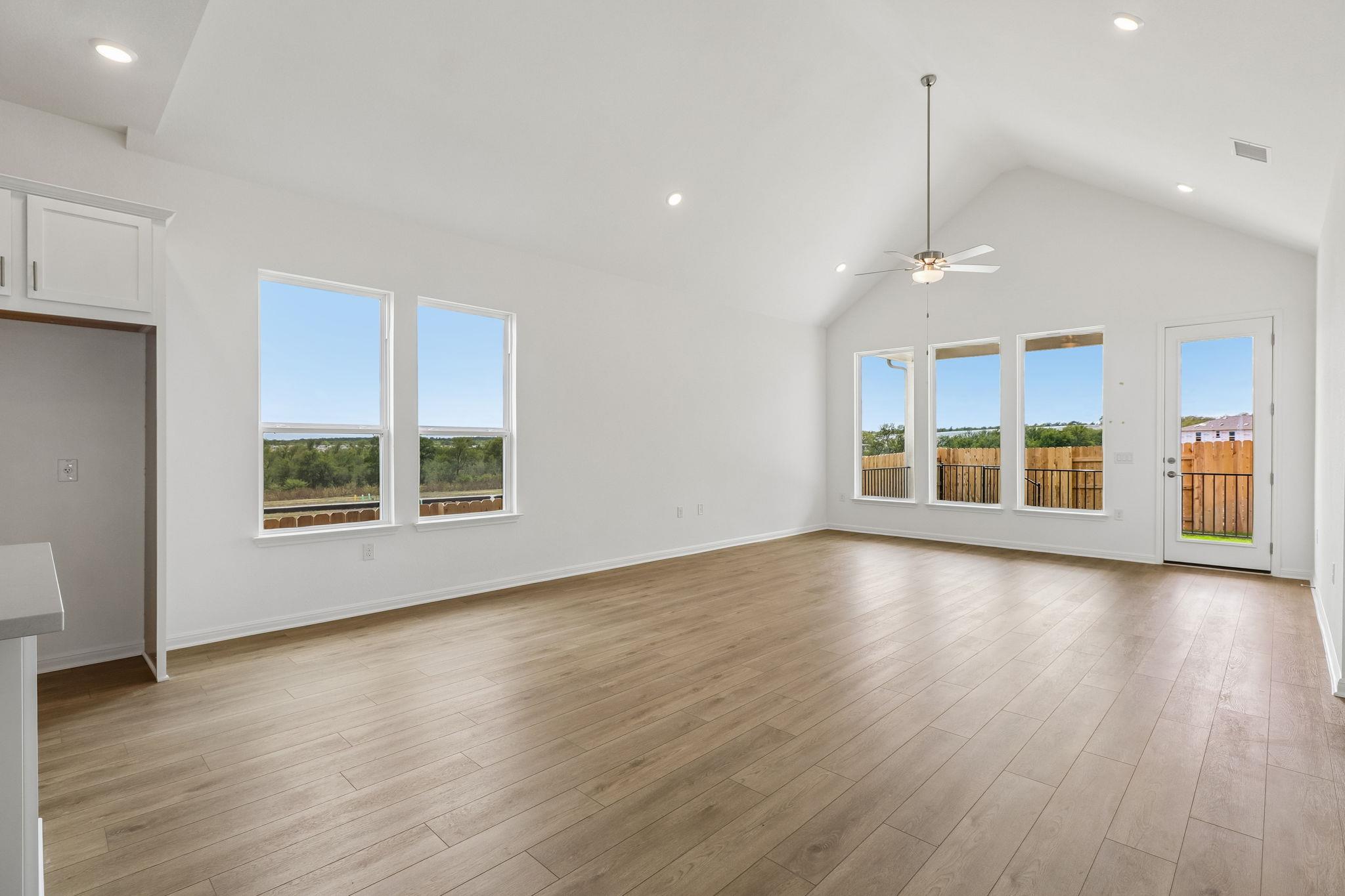 110 Cancho Hill DR — photo 3