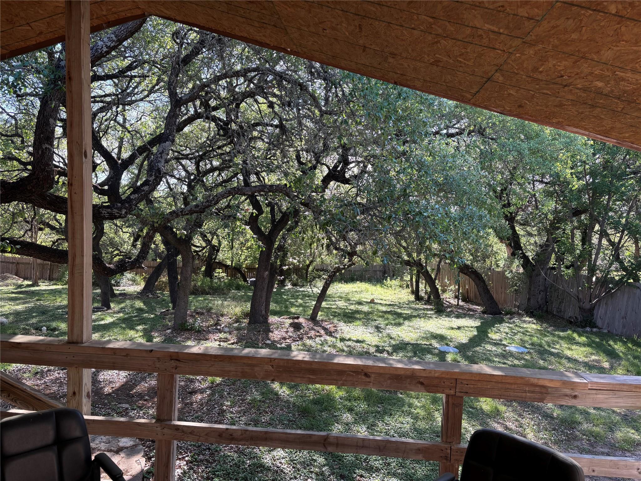 1109 Hurst Creek RD — photo 3