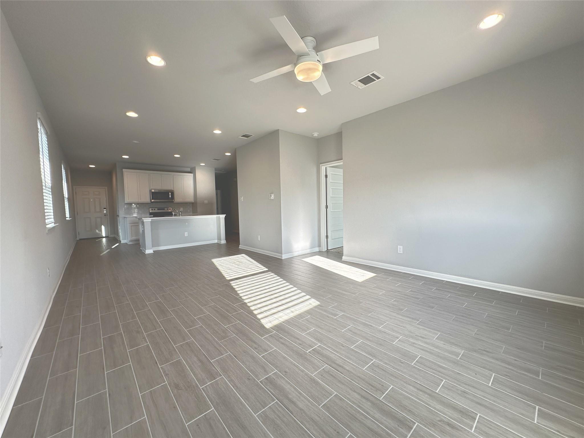 243 Kellys Heroes WAY — photo 4