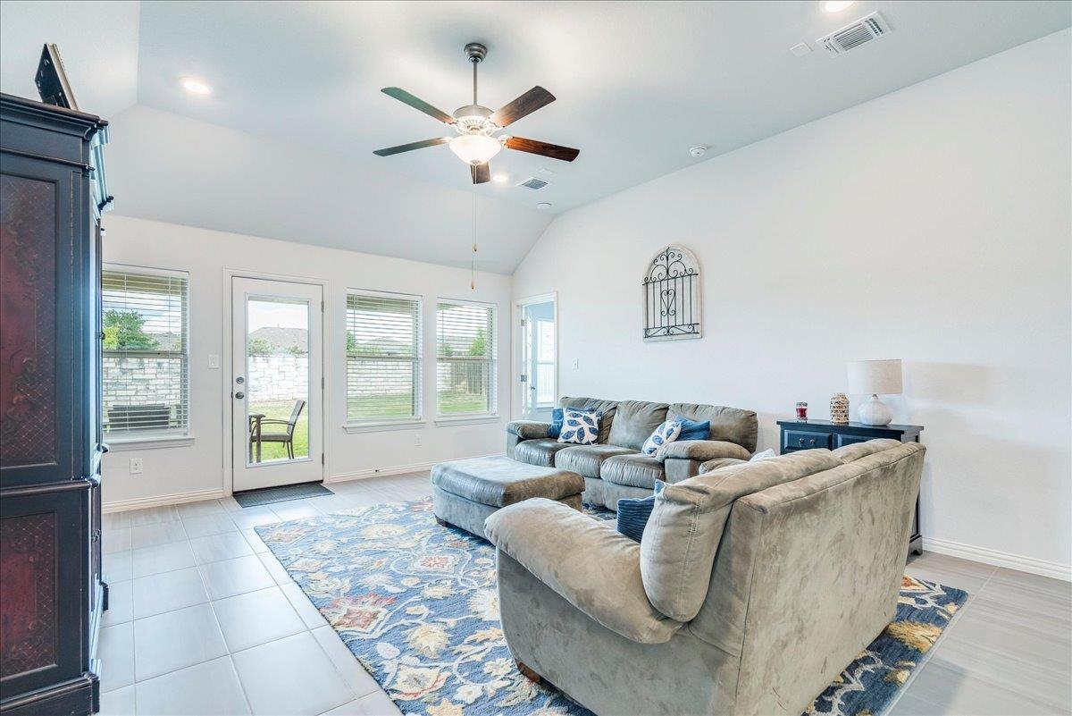 499 Coyote Creek WAY — photo 4