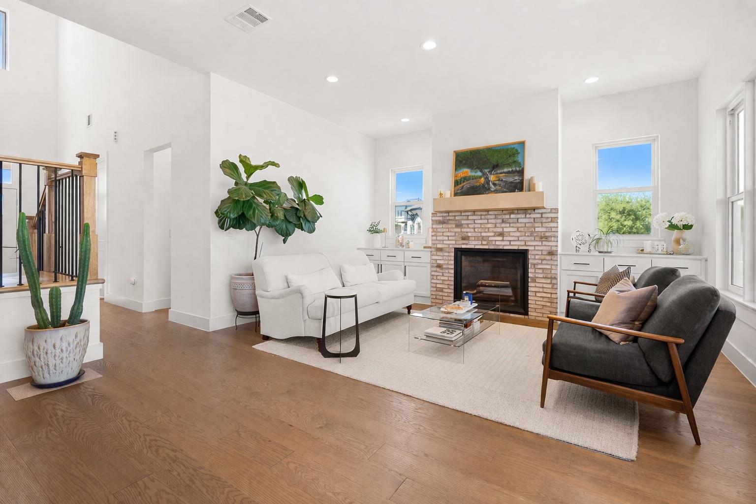 202 Smoke Tree CIR — photo 3