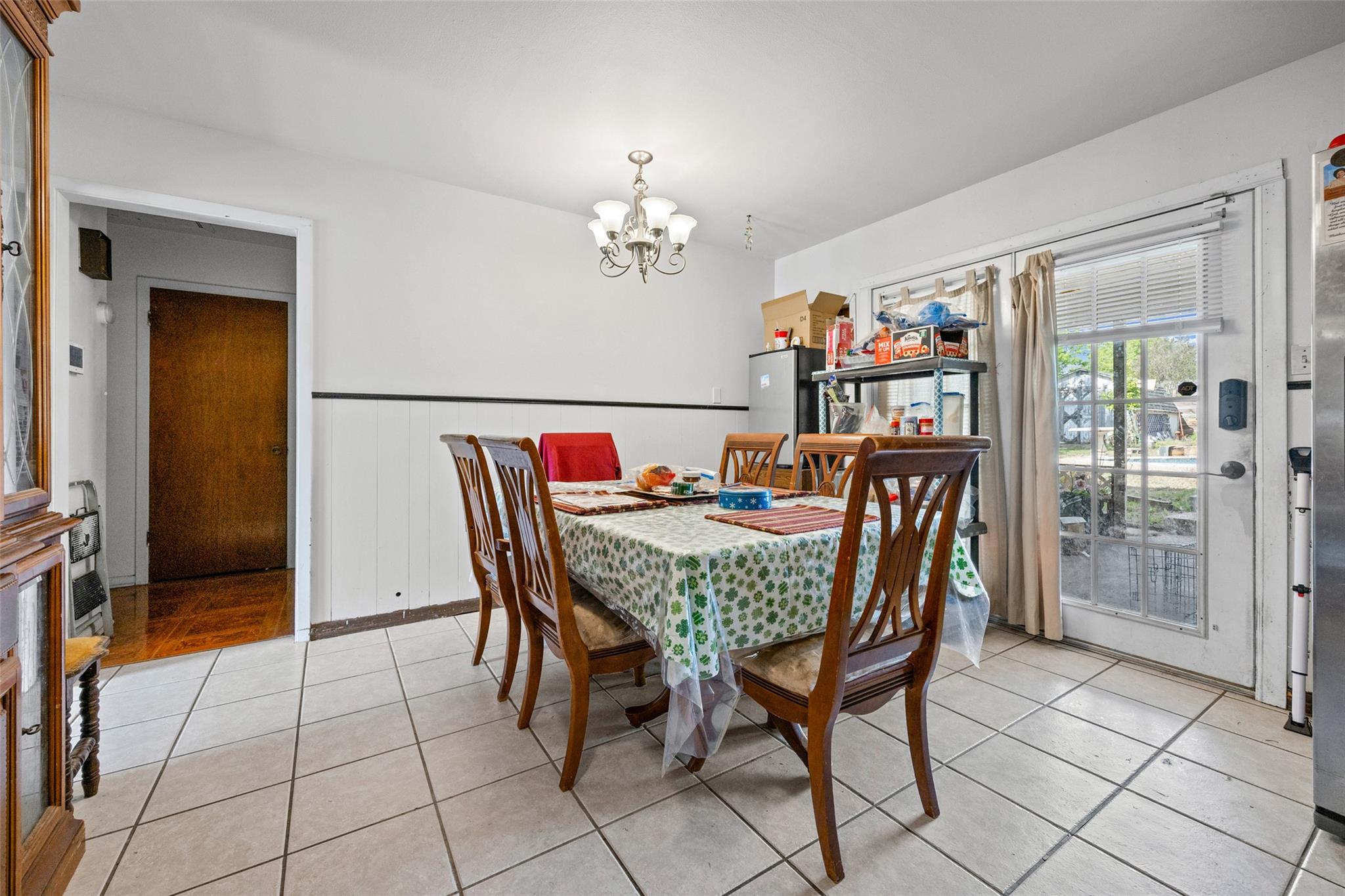 2510 Little John LN — photo 4