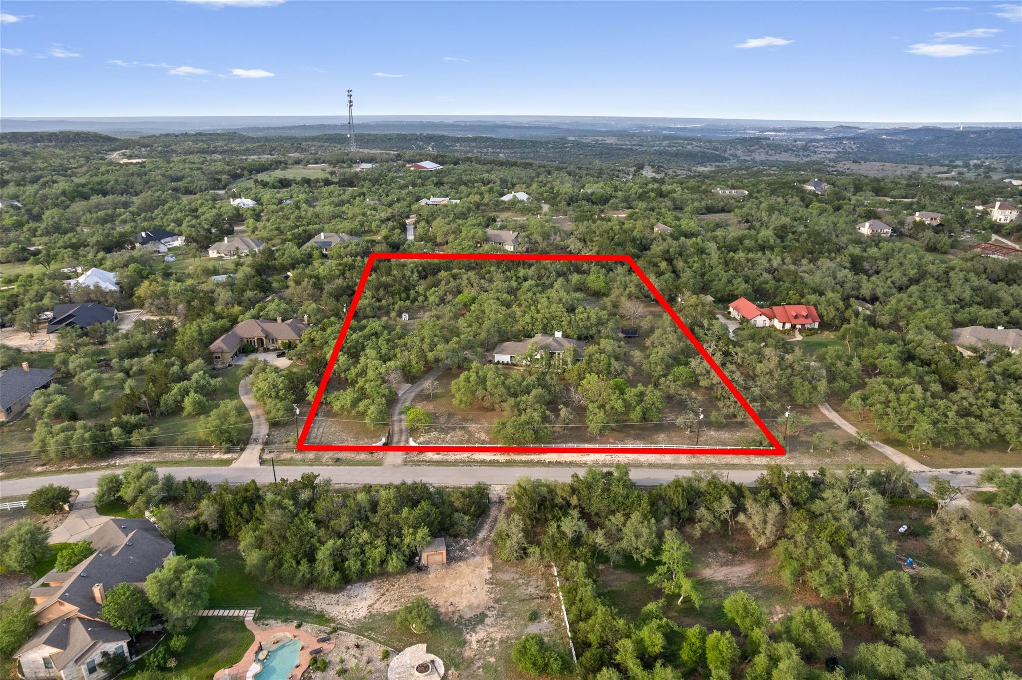 606 Winchester DR — photo 4