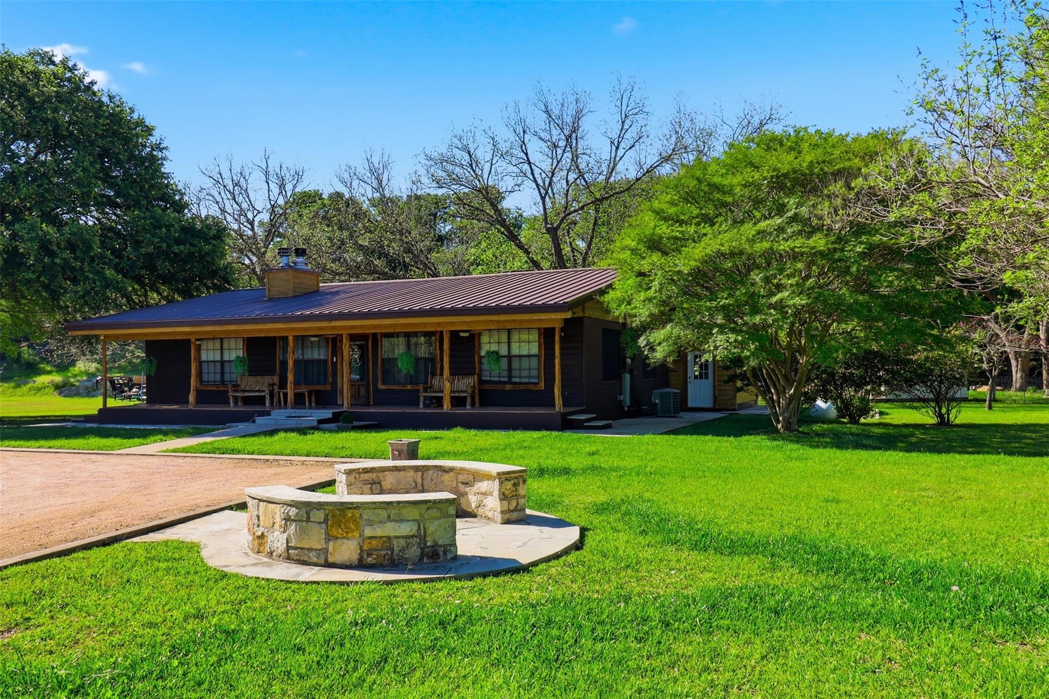 1204 Gabriel DR — photo 4