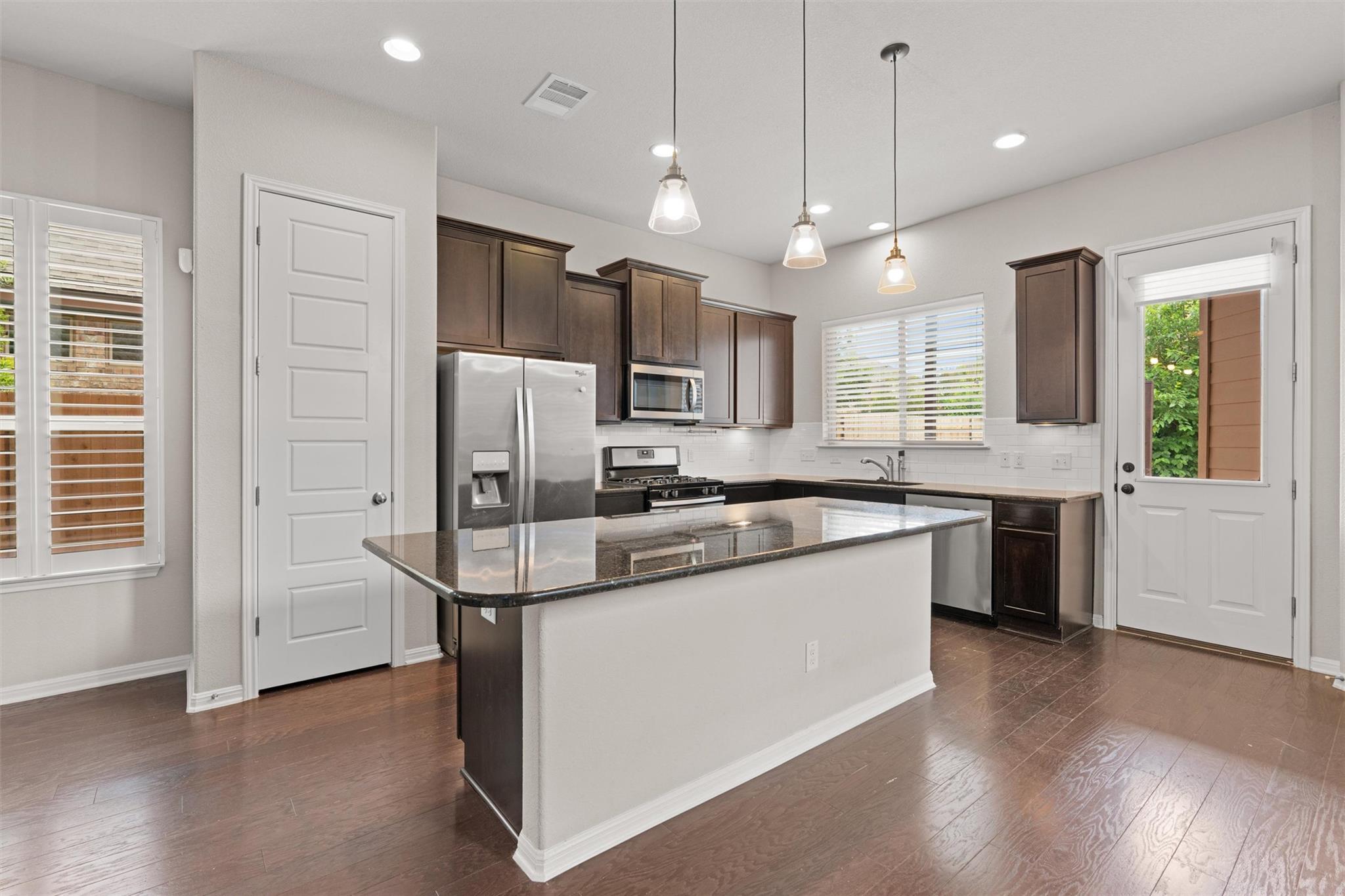 1008 Clearwing CIR — photo 3
