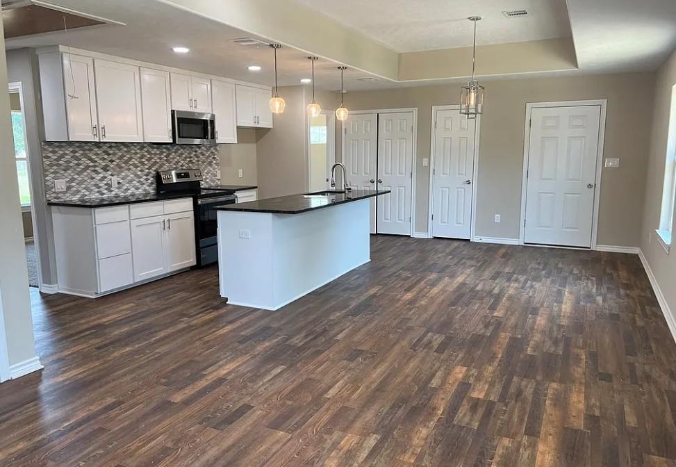 709 Evans ST — photo 3