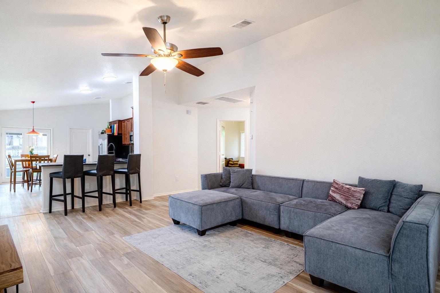 627 Pinnacle DR — photo 4