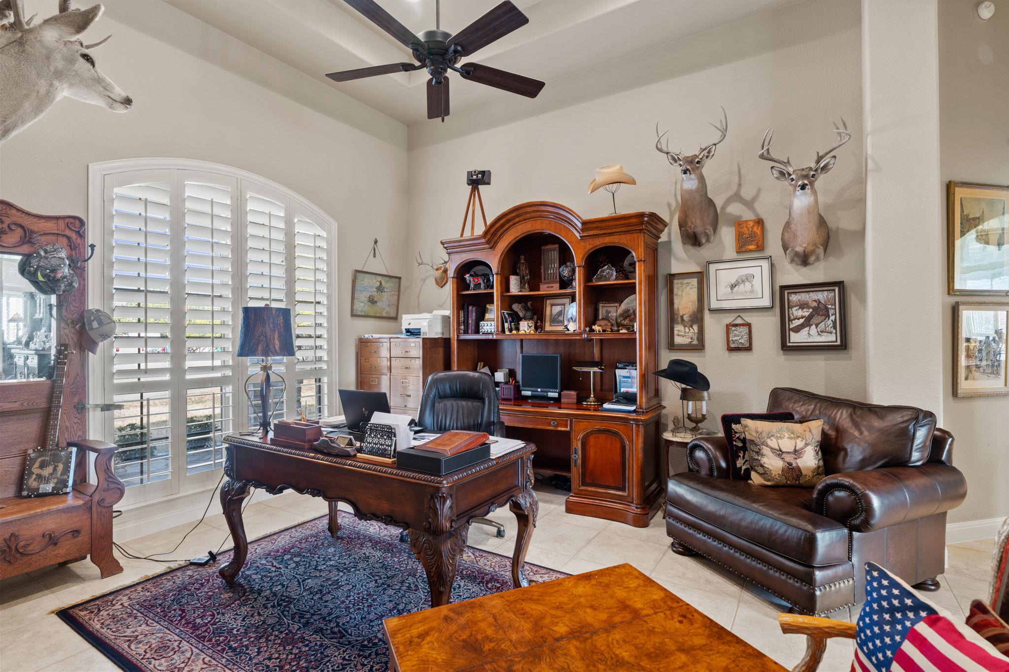 203 Circle Oaks DR — photo 5