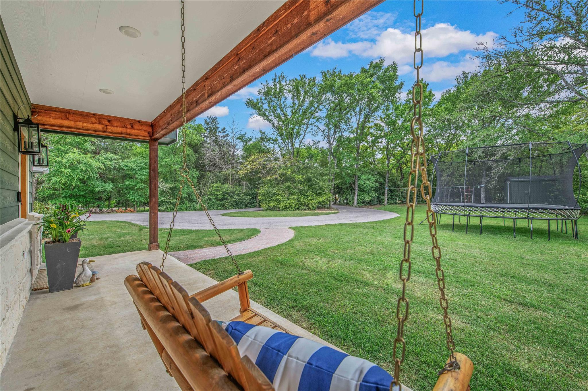 4855 Austins Creek DR — photo 4