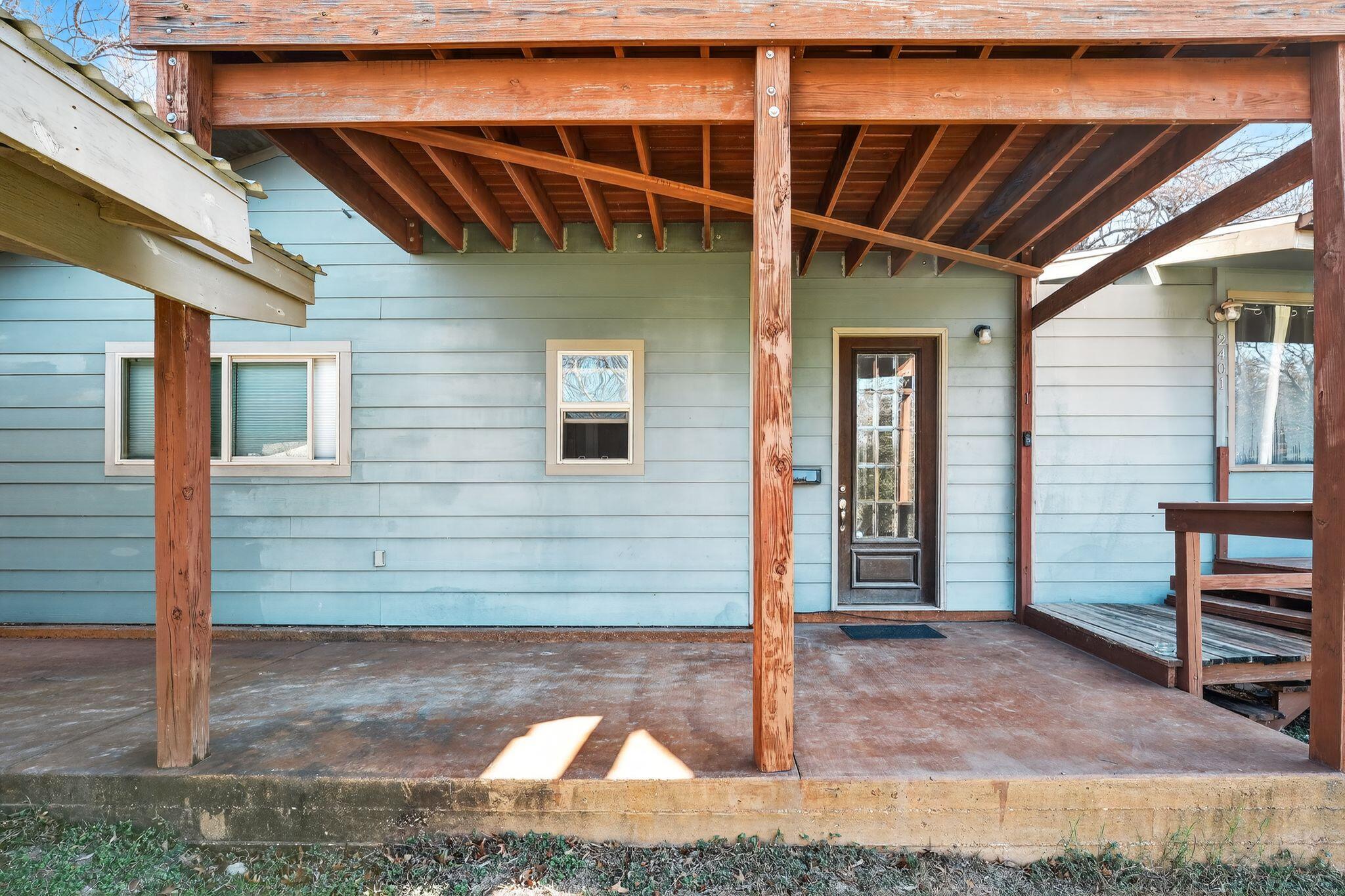 2401 De Soto DR — photo 4