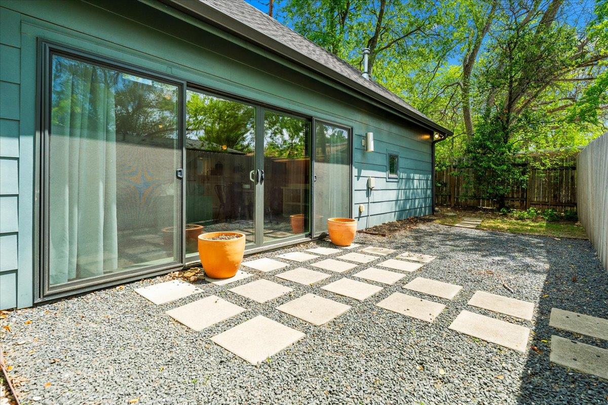 1808 Forest Hill DR — photo 3