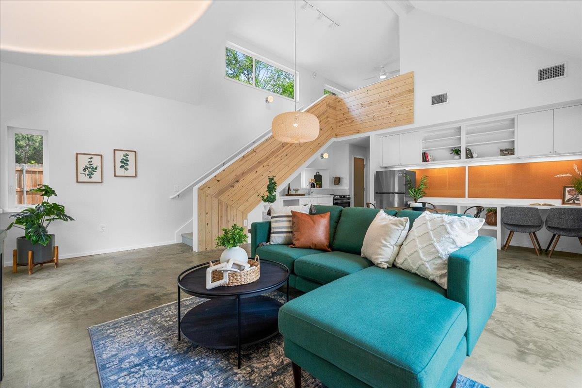 1808 Forest Hill DR — photo 5
