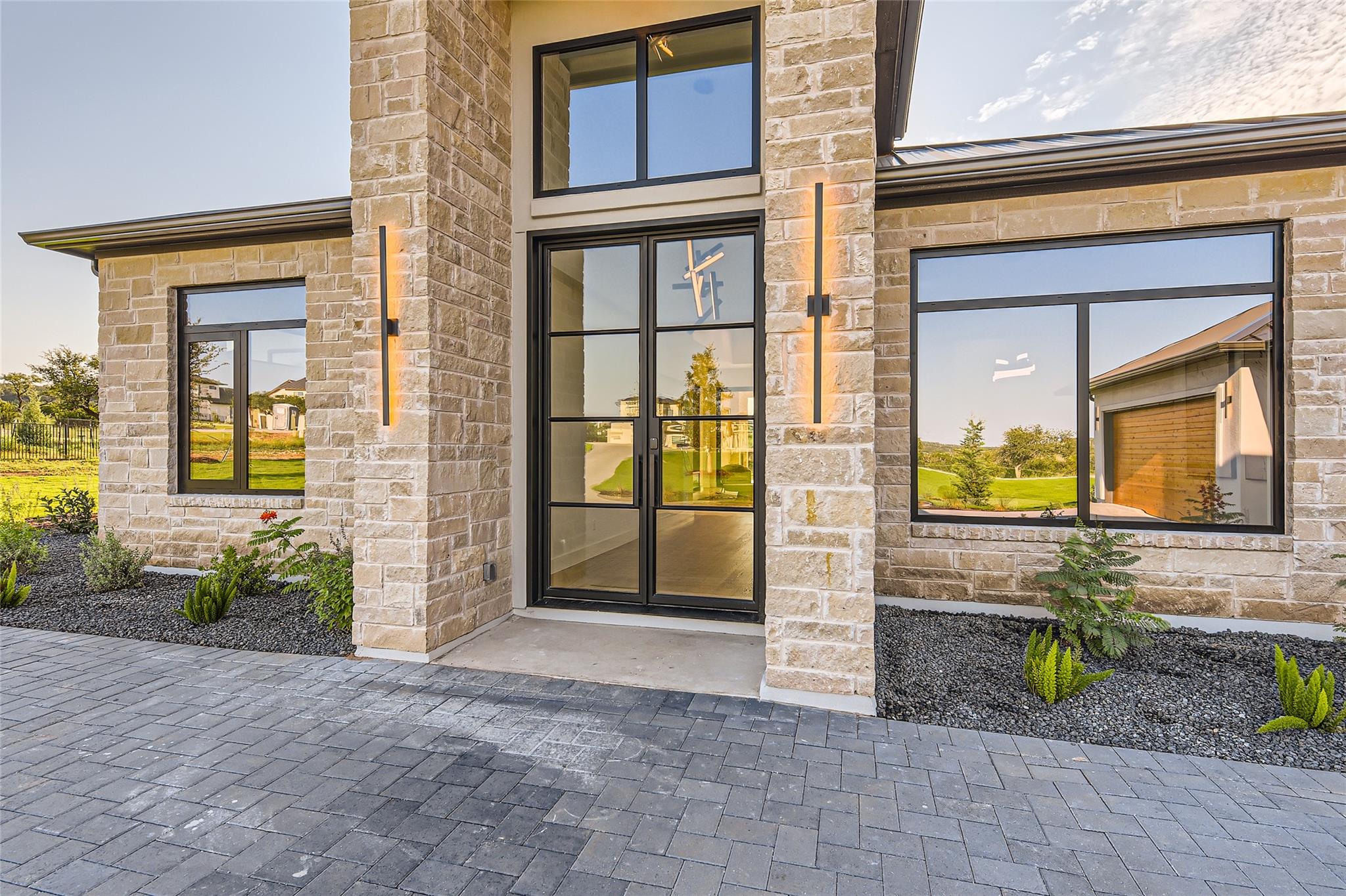 8701 Rollins DR — photo 3
