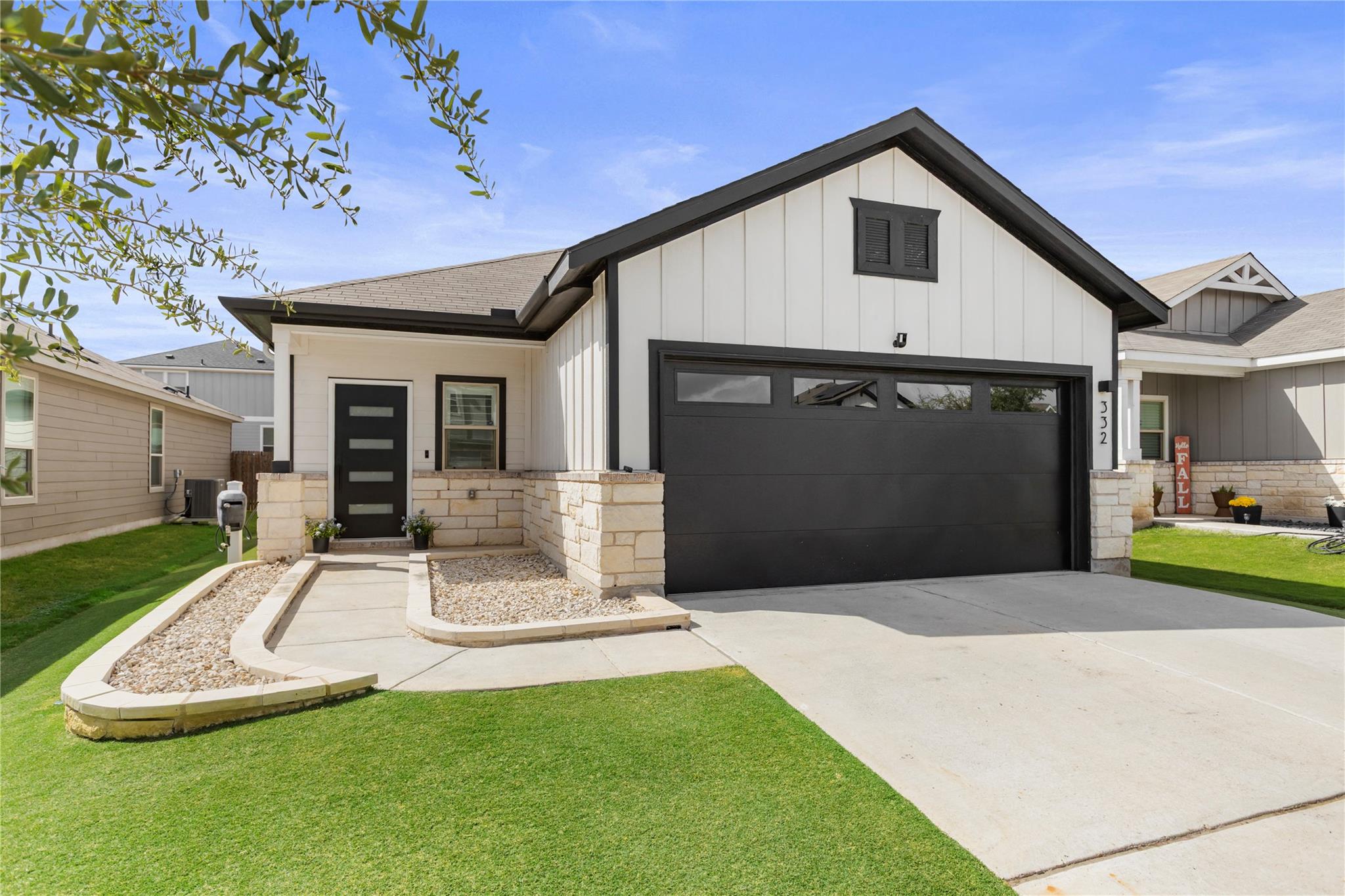 332 Harper LN