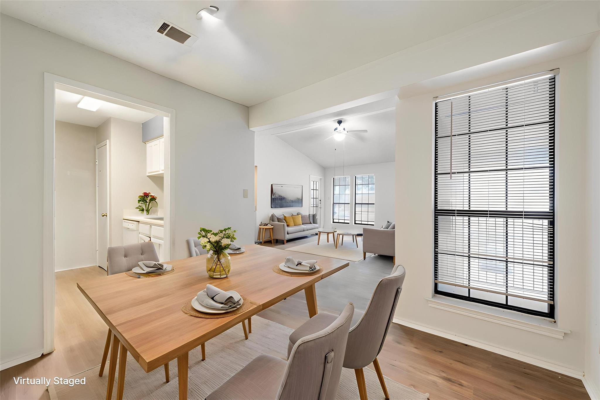 1202 Thorpe LN #216 — photo 4