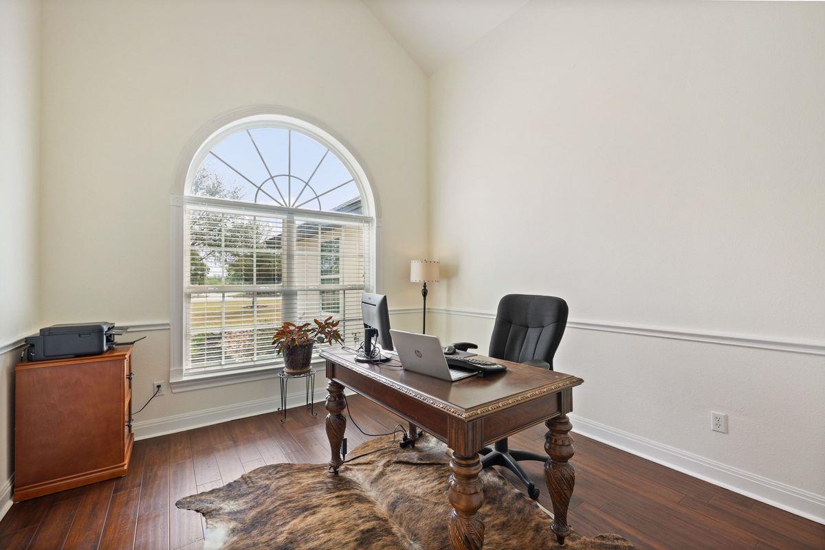 744 Bartlett DR — photo 5