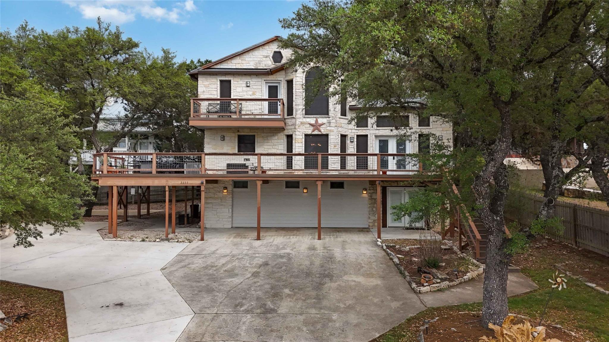 2232 Glenn DR — photo 3