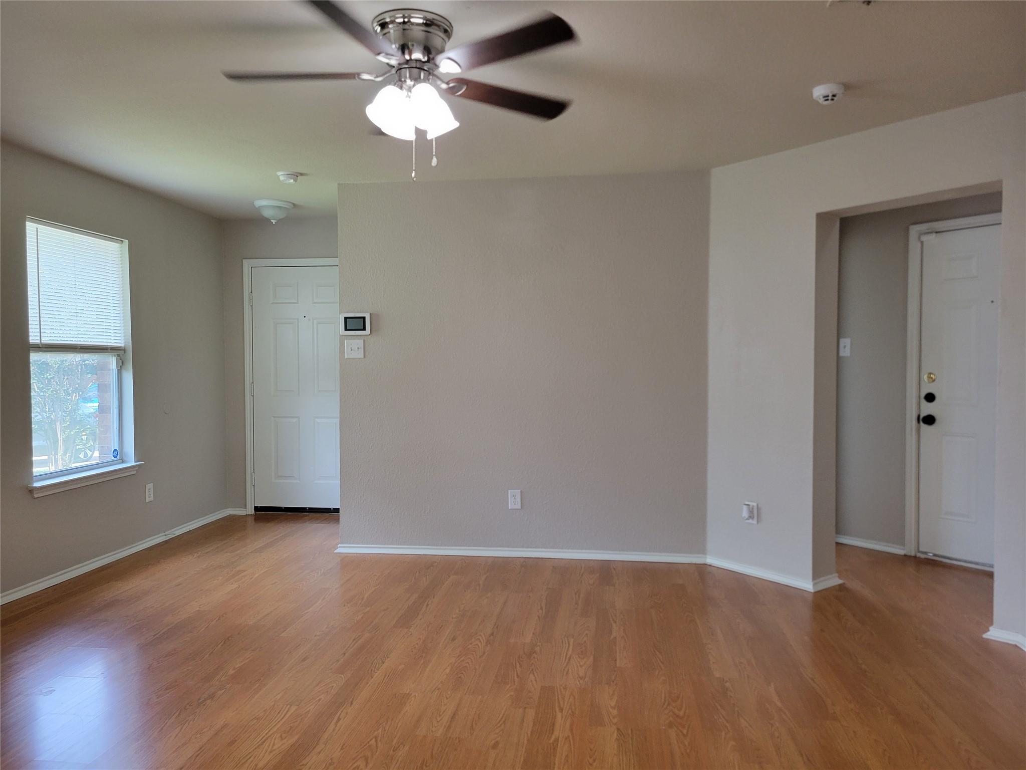 1005 Burgess DR — photo 3