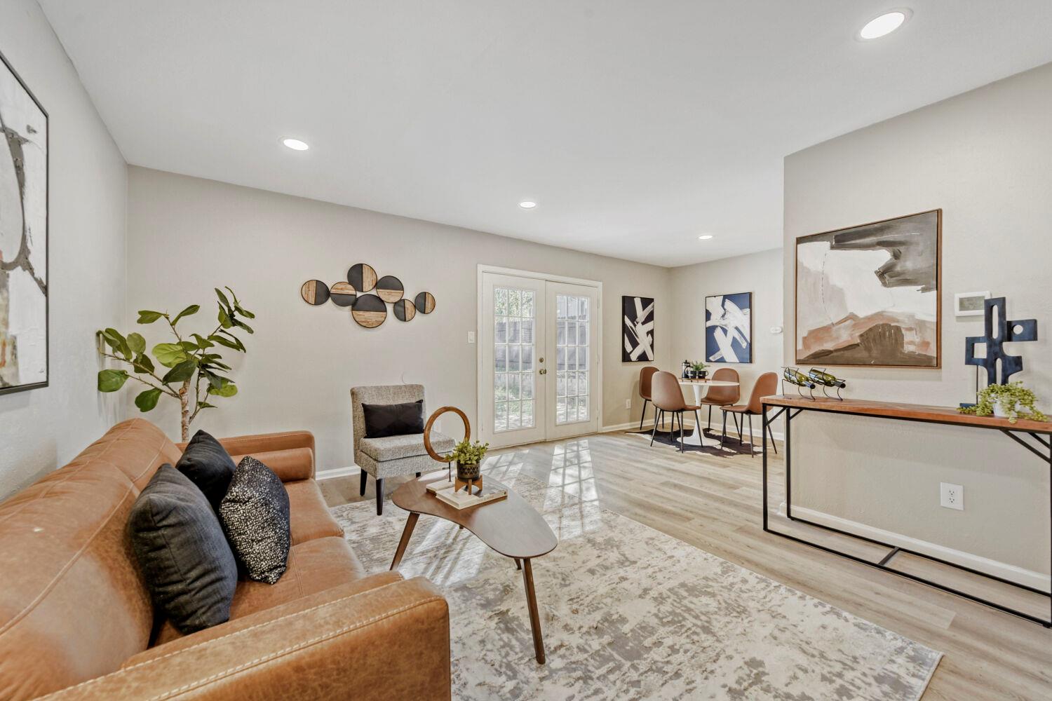 819 Sahara Ave — photo 4