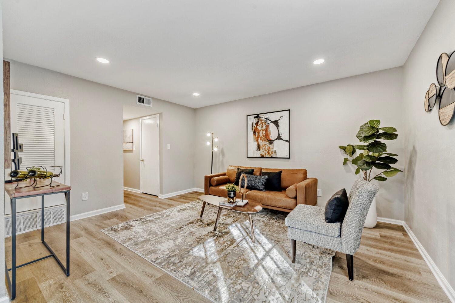 819 Sahara Ave — photo 5