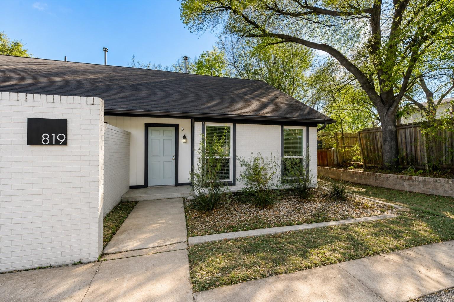 819 Sahara Ave — photo 3