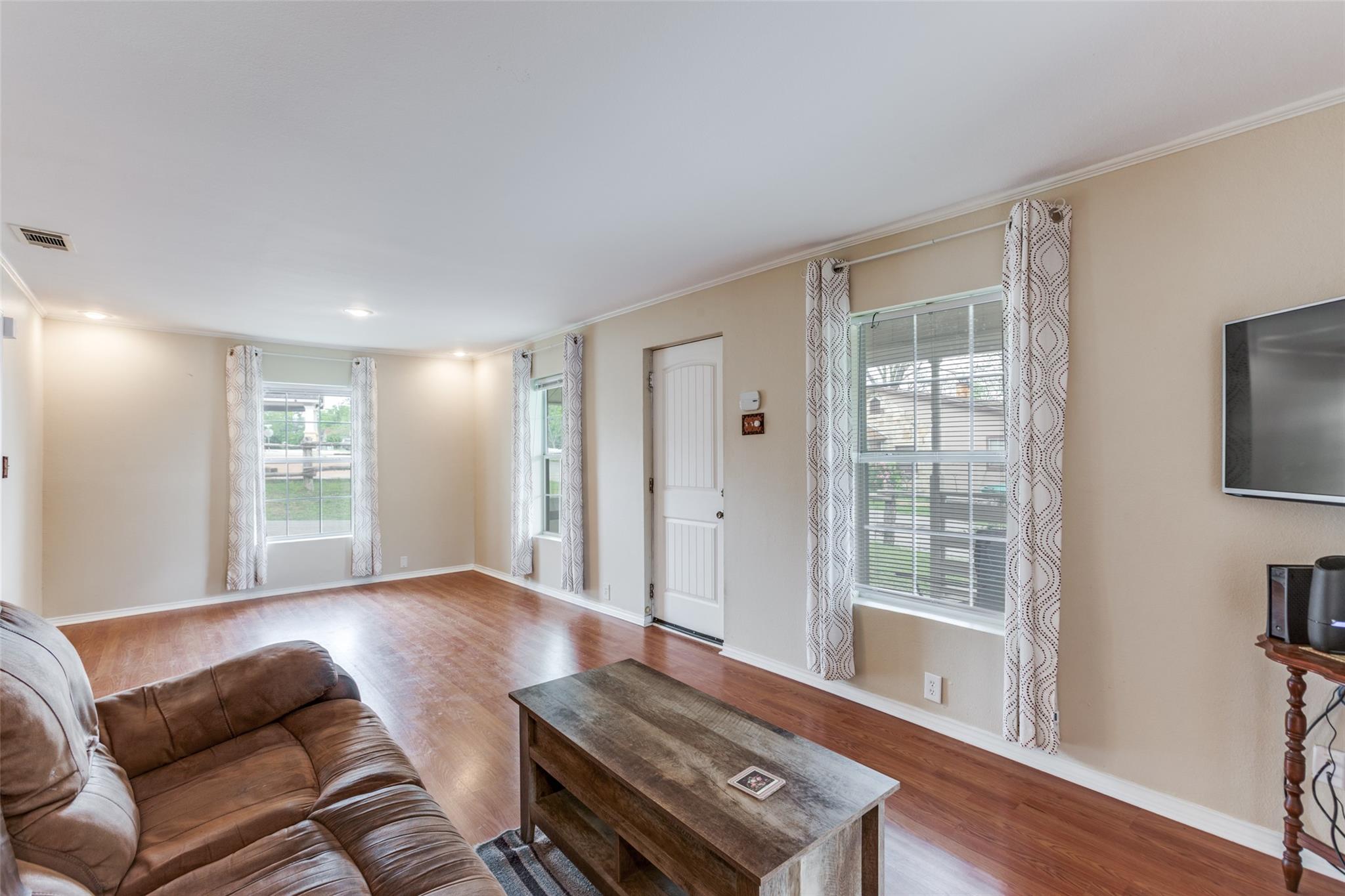 201 Church Hill LN — photo 4