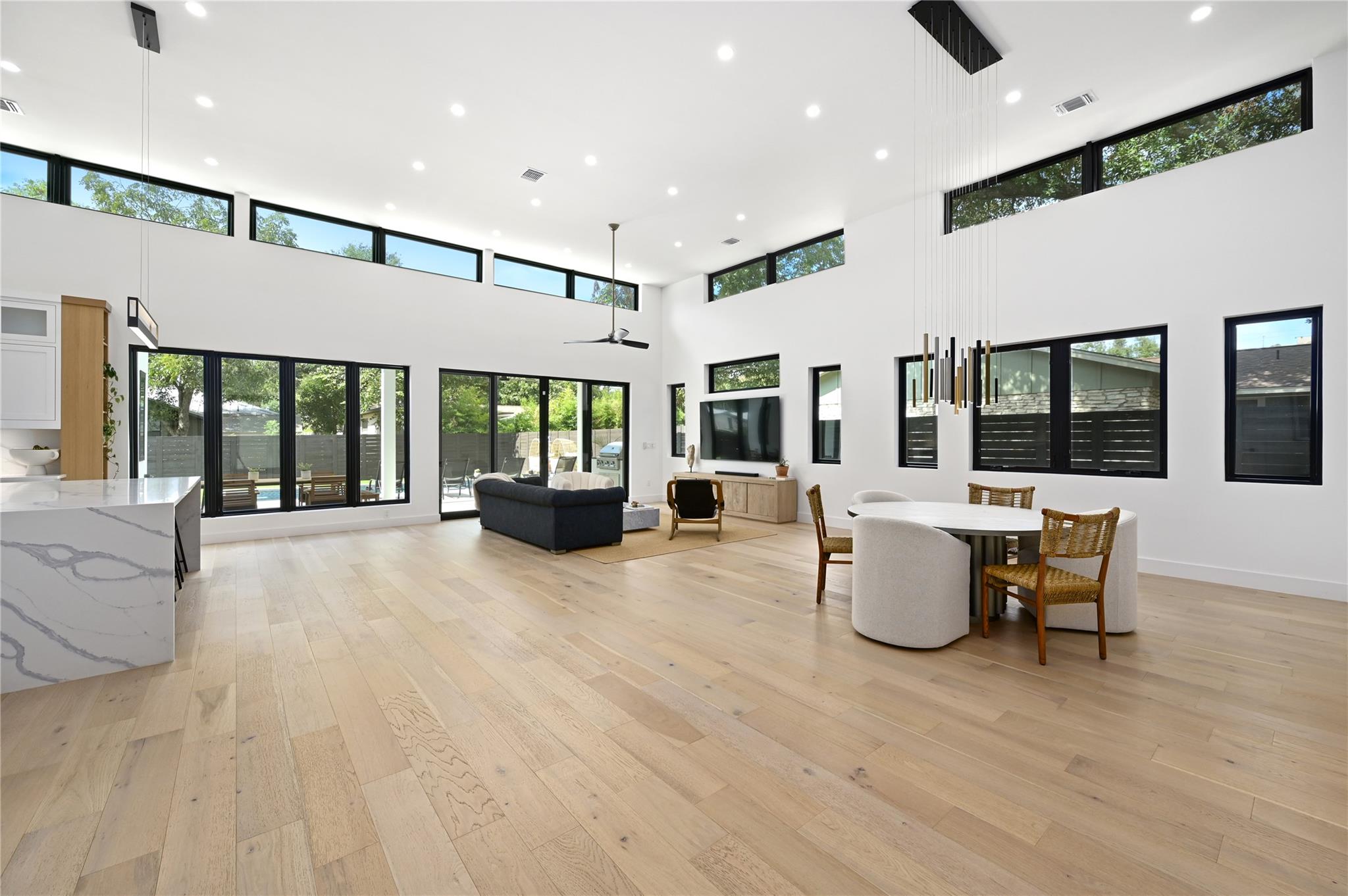 3305 Skylark DR — photo 4
