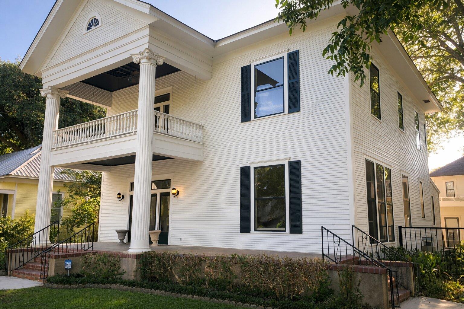 307 Burleson ST