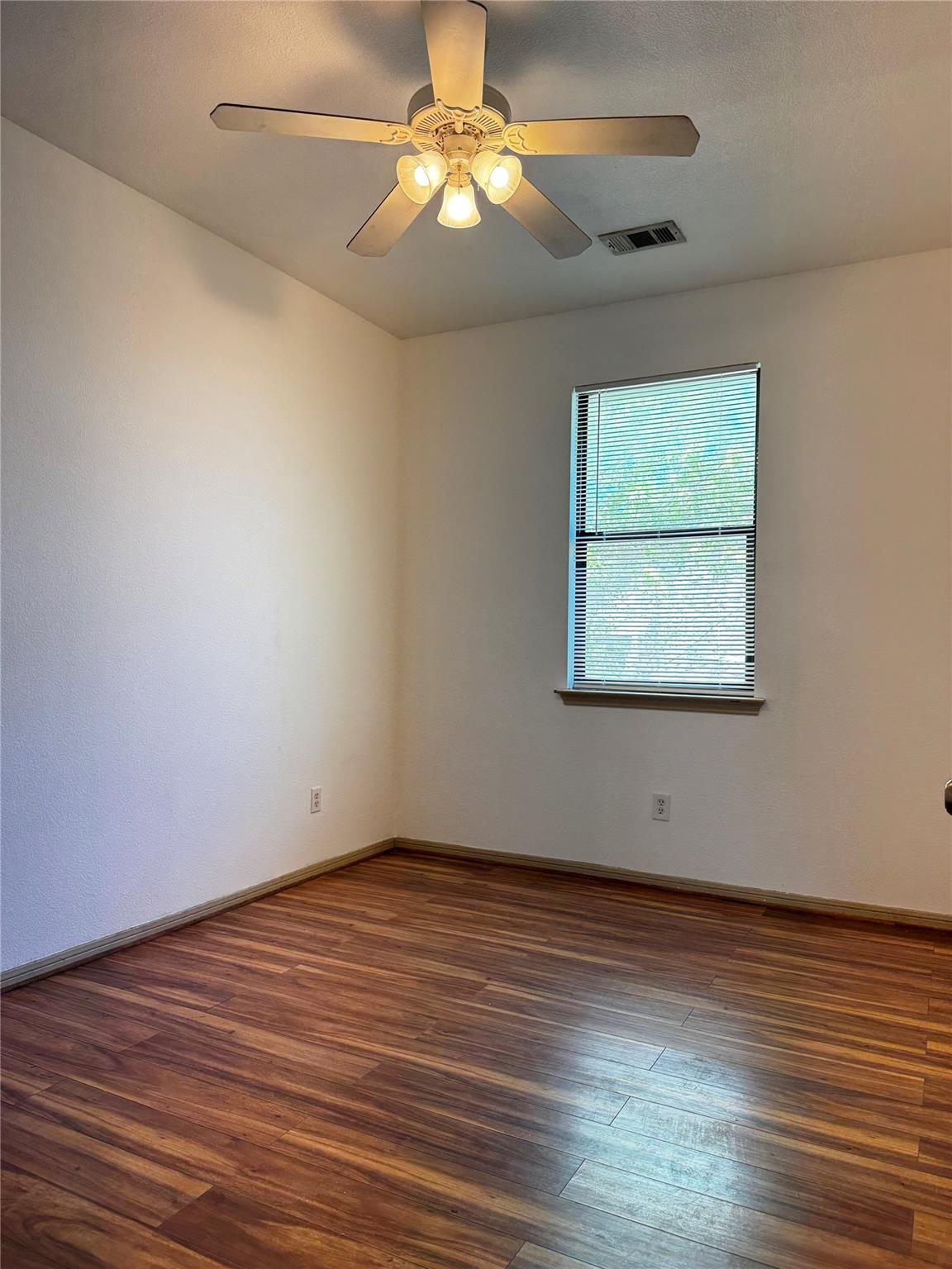 8901 Parkfield DR — photo 4