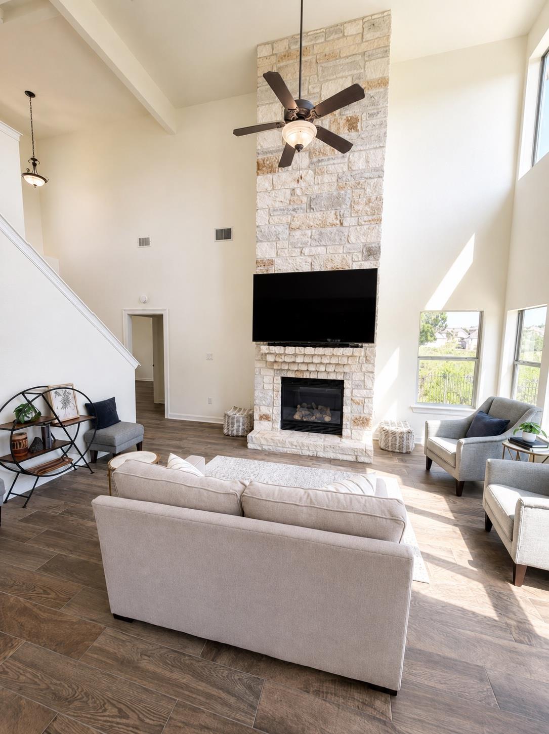 21825 Surrey LN — photo 3