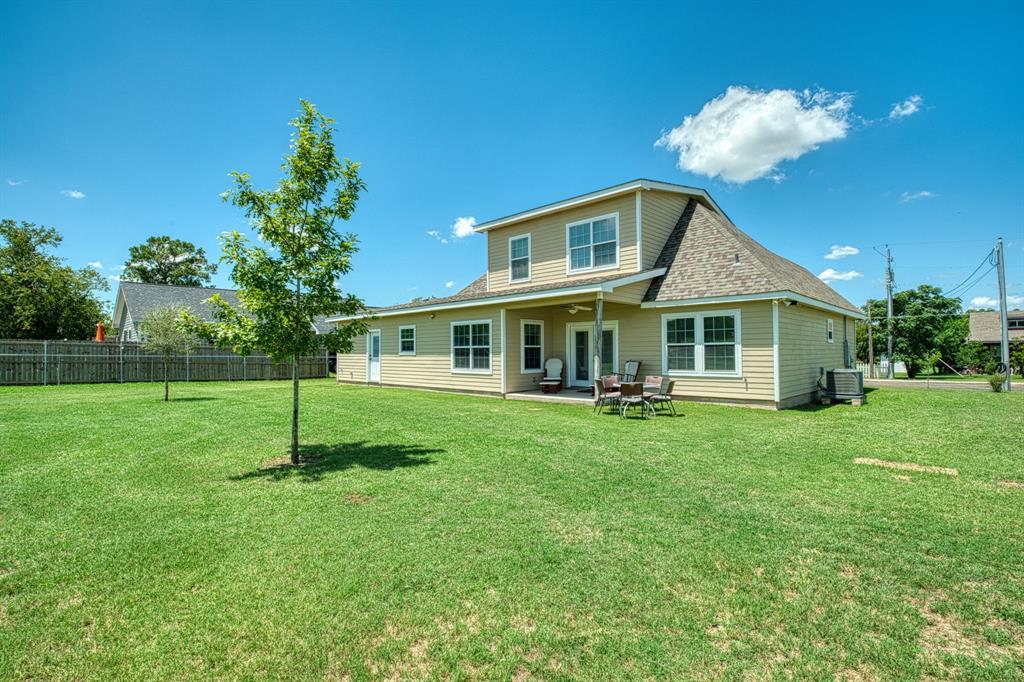 2409 Pecan ST — photo 4