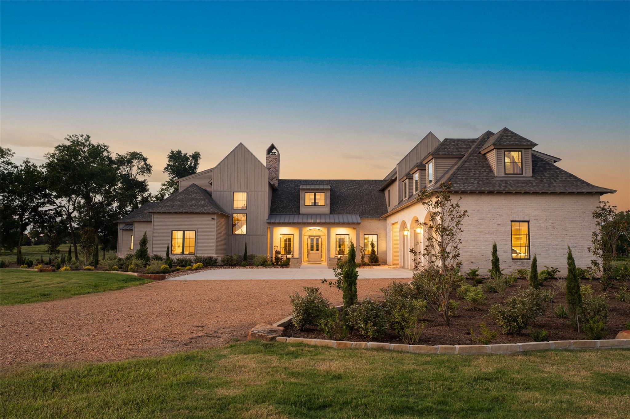 404 Blackberry LN — photo 3
