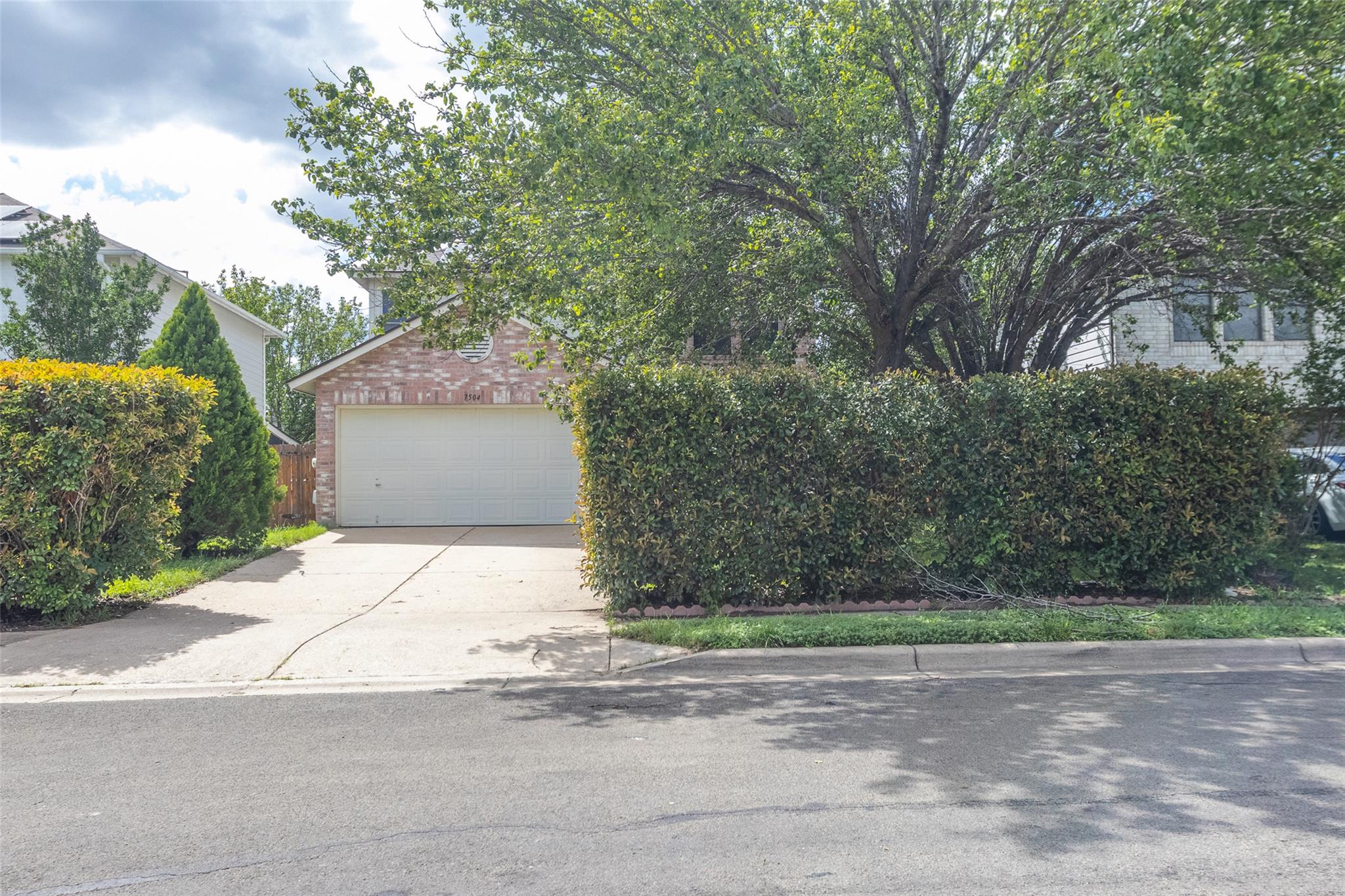 7504 Redrick DR — photo 4
