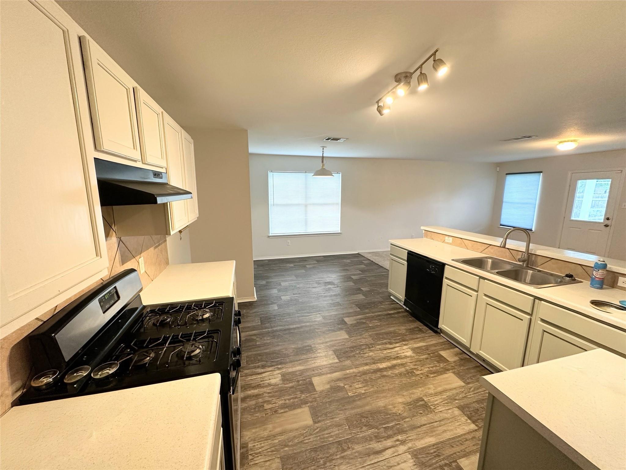 12929 Waynespur LN — photo 5