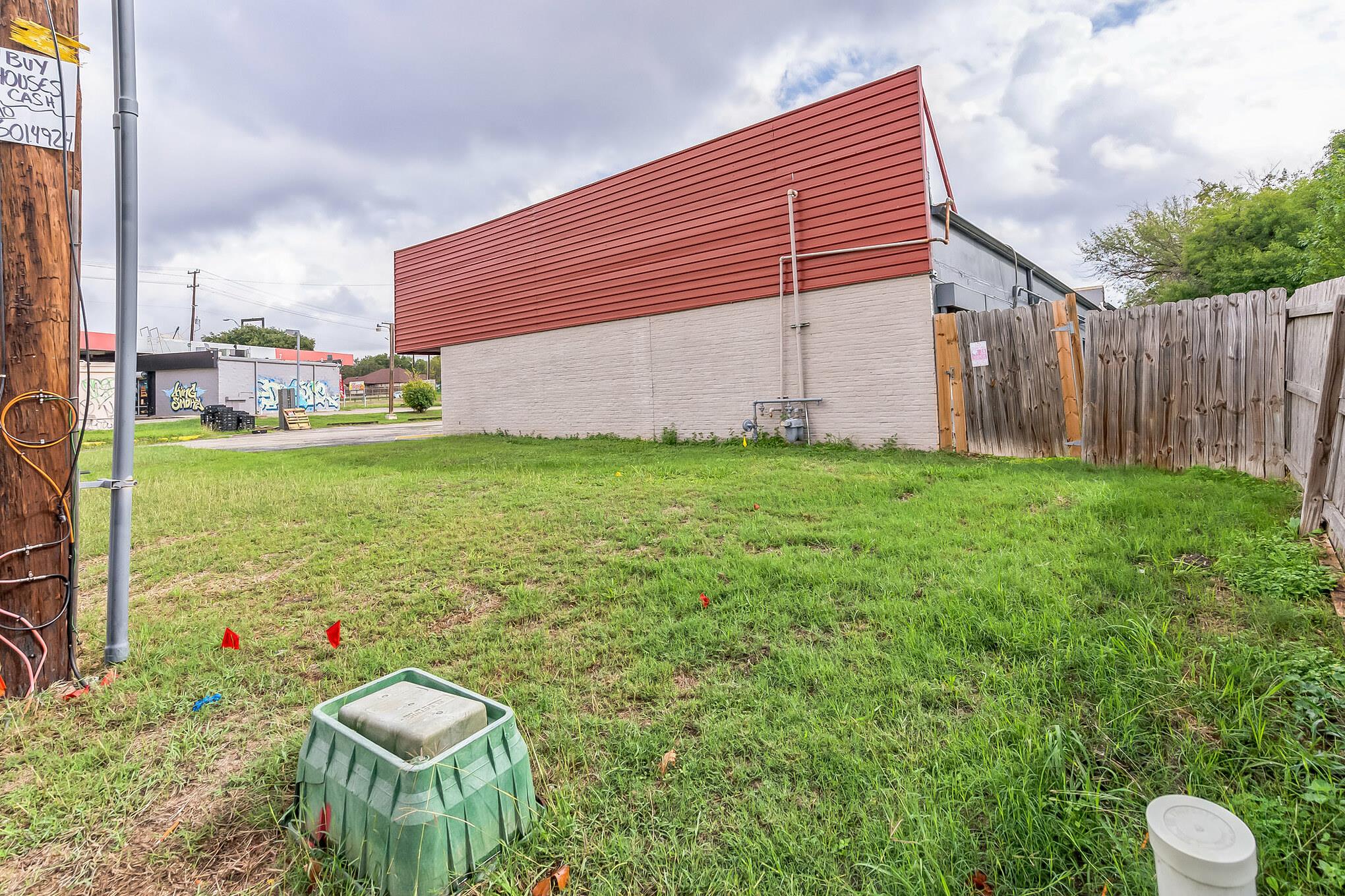 6126 Montgomery RD — photo 4