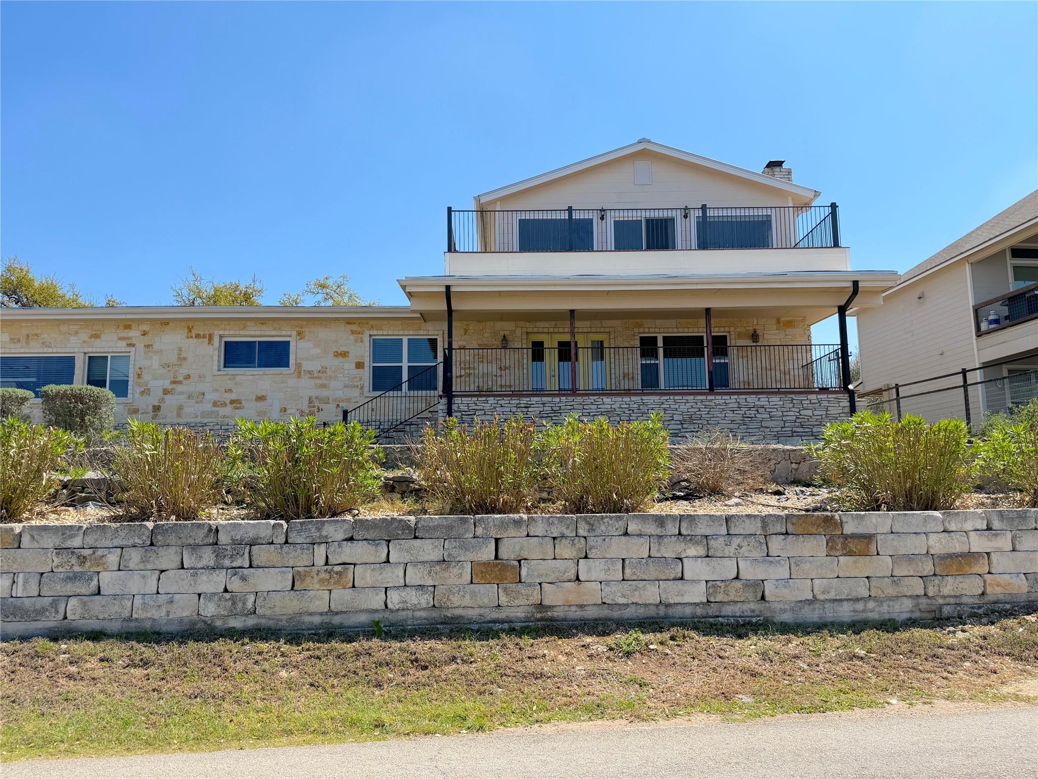 1210 Skyline DR — photo 3