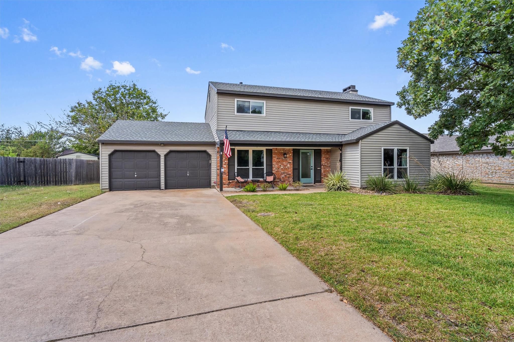 1602 Rock Creek DR — photo 3