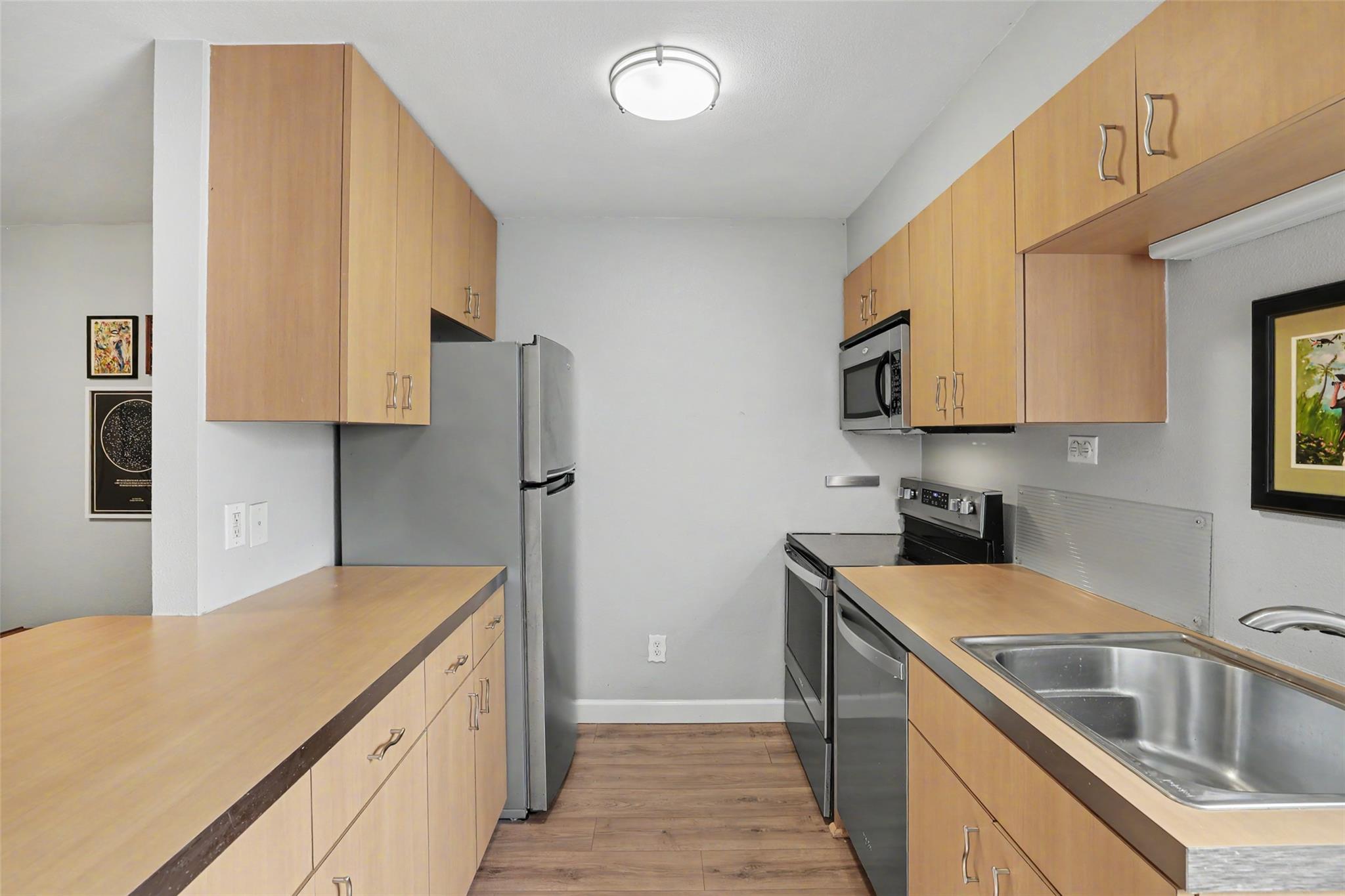 300 Crockett ST #114 — photo 3