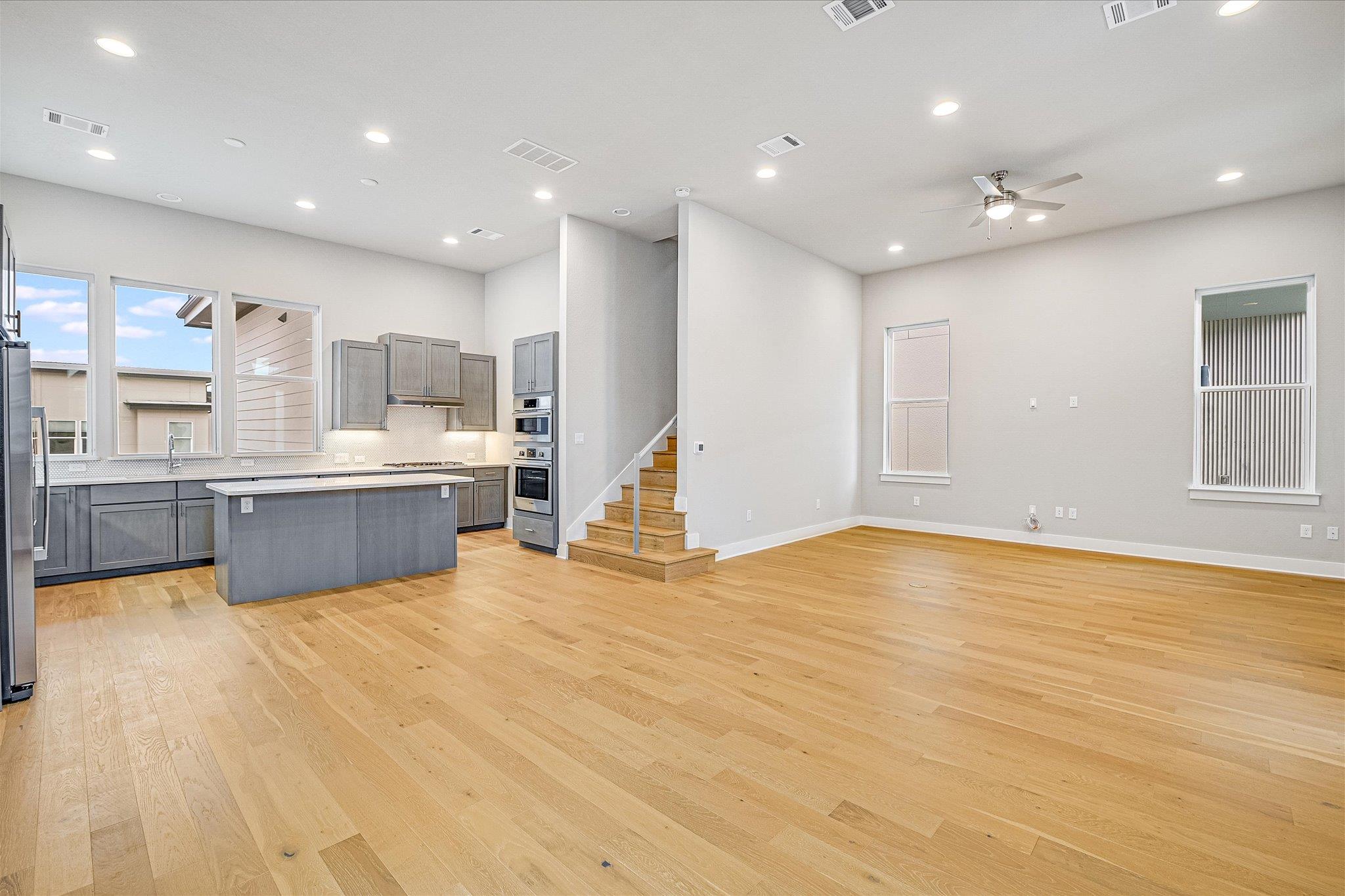 6136 Florencia LN — photo 3