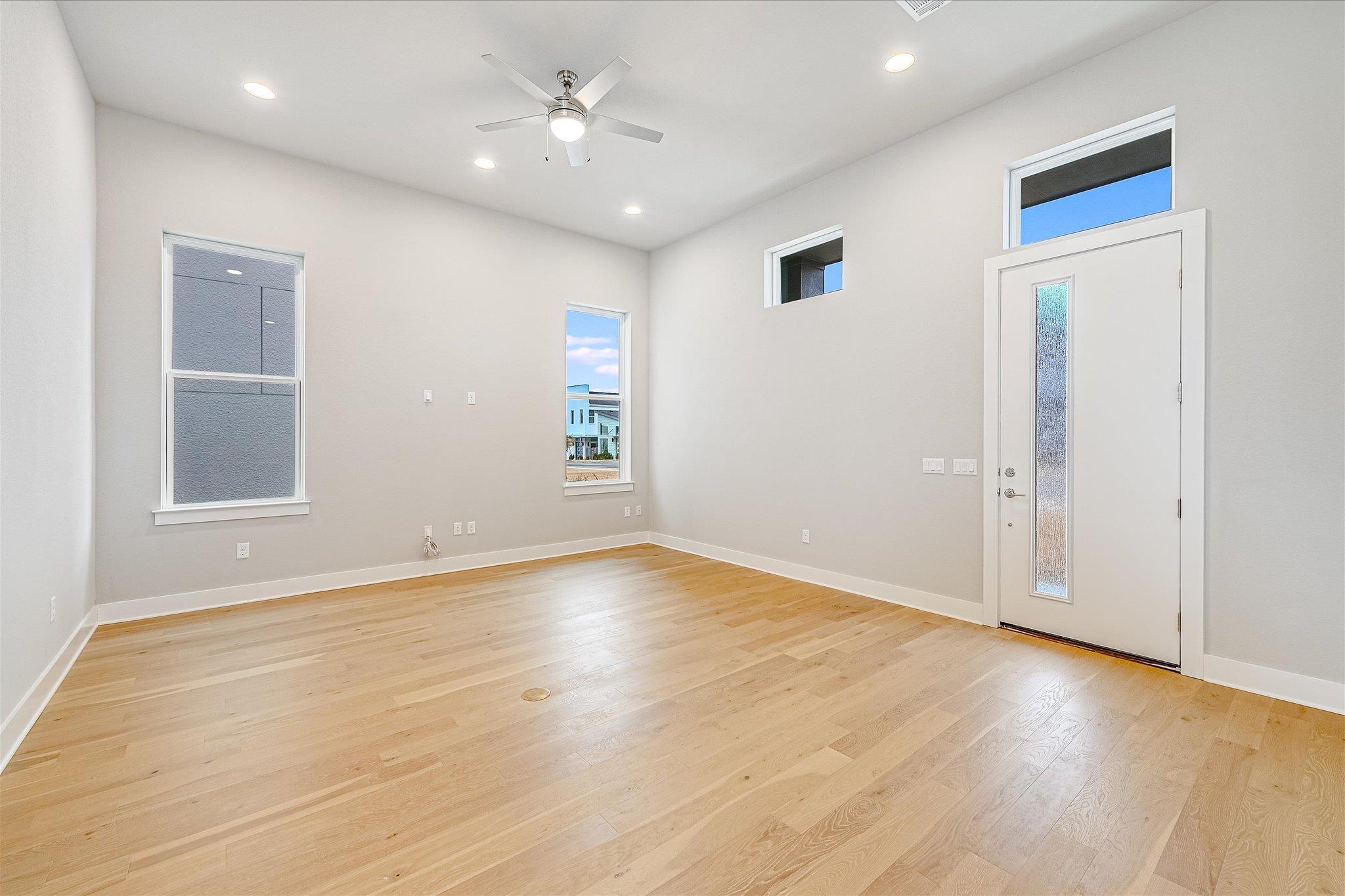 6136 Florencia LN — photo 4