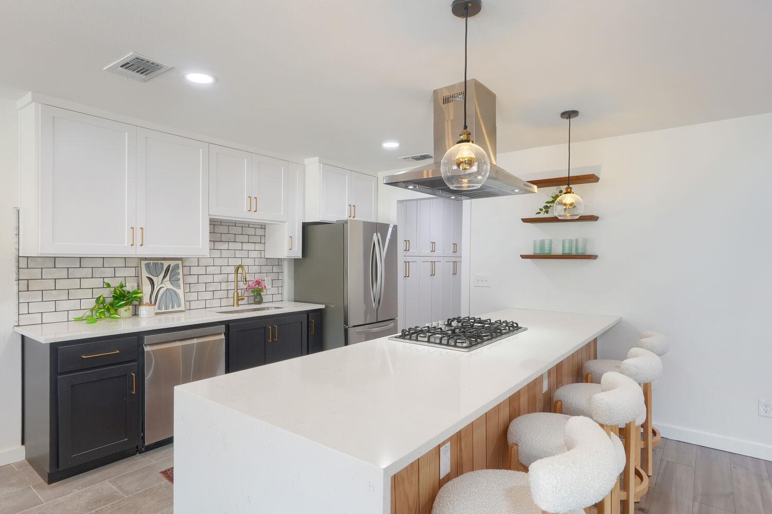 6108 Bridlington CIR — photo 3