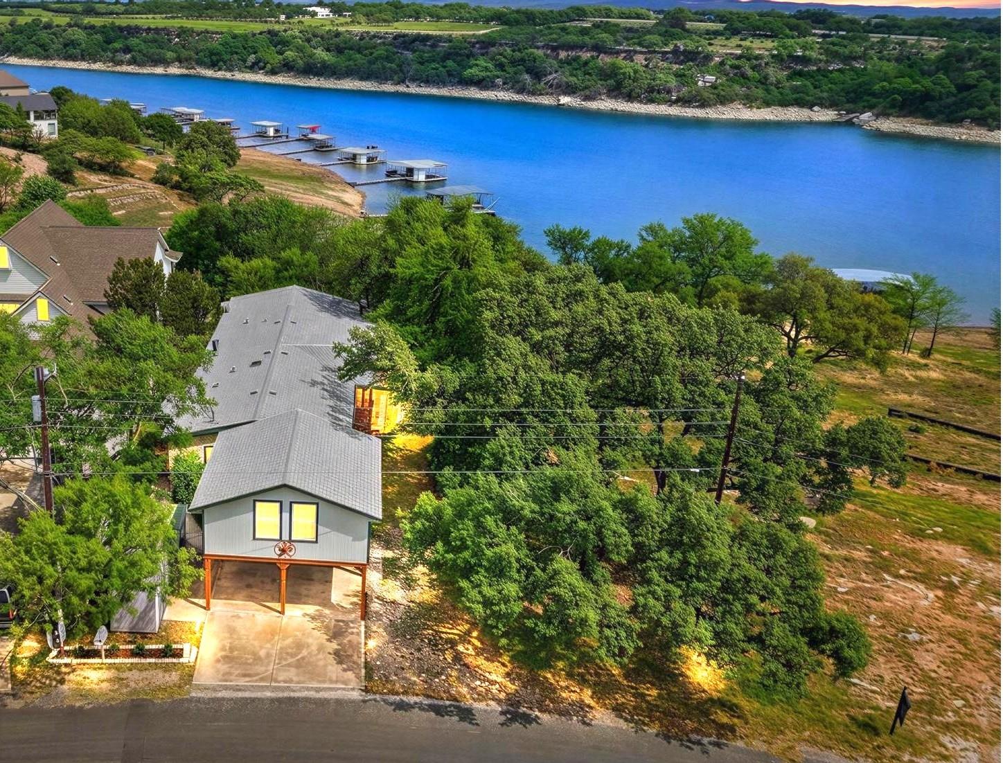 1019 Lake Shore DR — photo 3